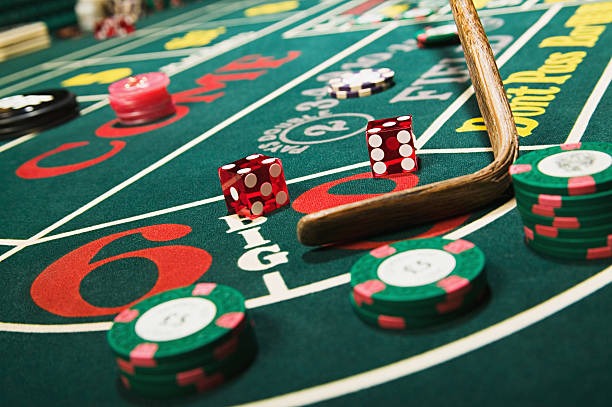 piramid Top Trend Gaming live dealer blackjack table with professional studio setup